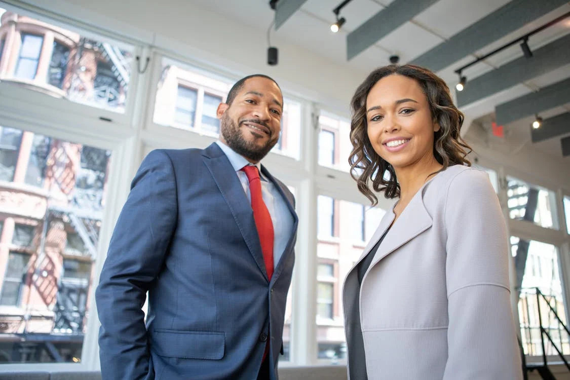what to wear for headshots. photos of office workers
