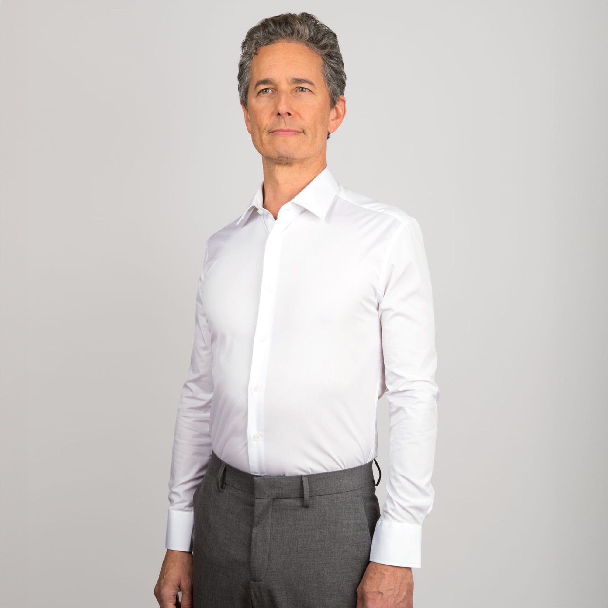 model is 5'10" and 155 lbs wearing size n2 in white broadcloth weave slim fit