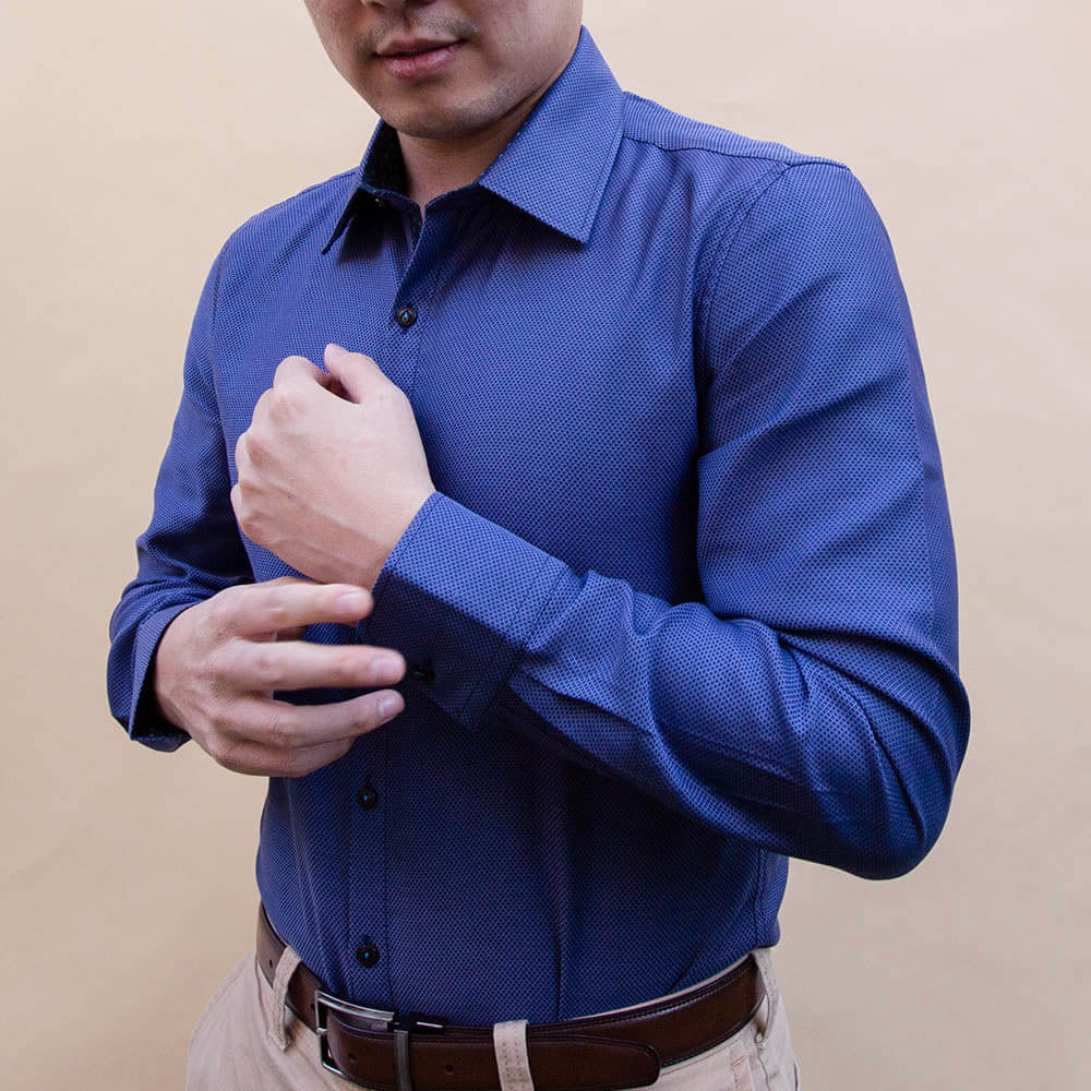 model is 5'5" wearing size n1 in 100% cotton dark navy patterned weave slim fit
