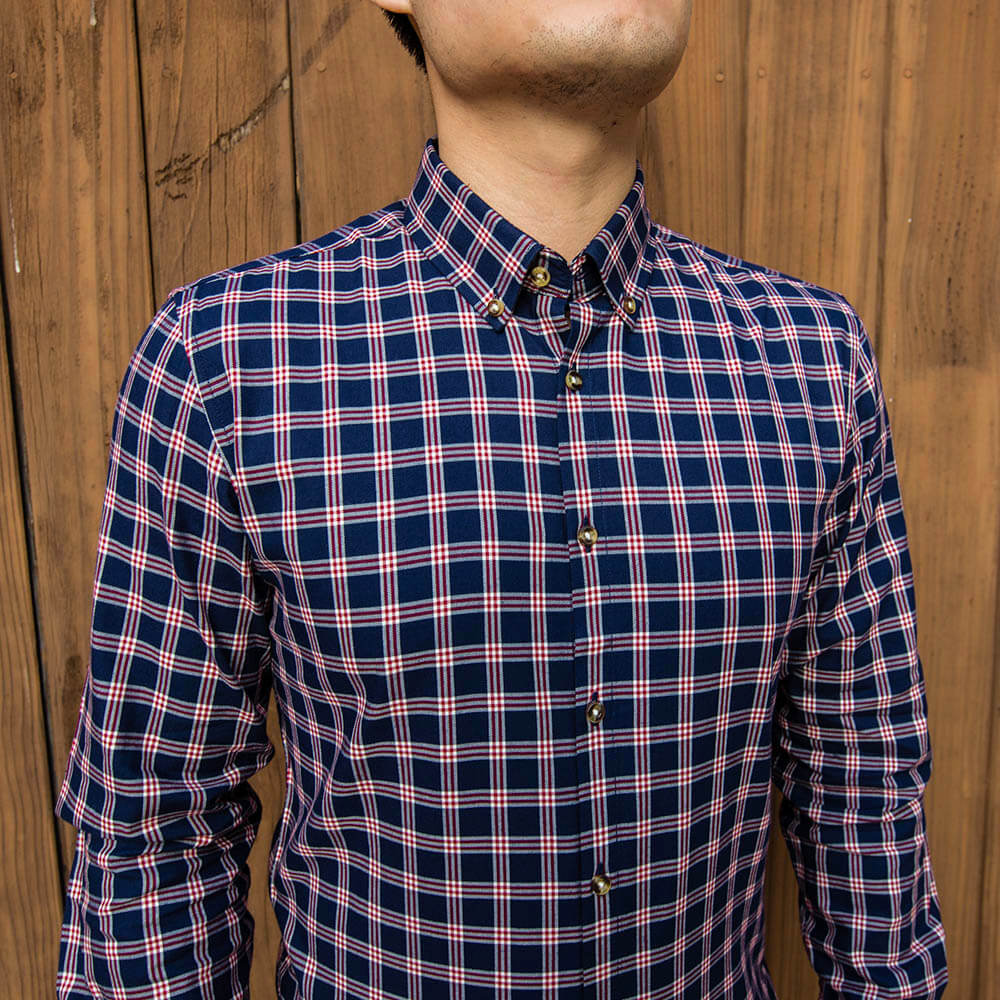model is 5'5" 130 lbs wearing size n1 in 100% brushed flannel slim fit