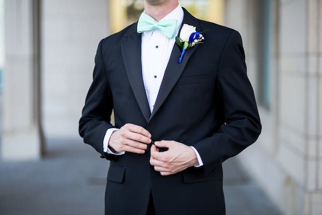 Casual Wedding Attire for Men: A Guide to Effortless Elegance
