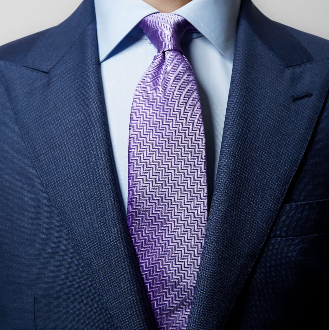 Best Tie for Navy Suit | Our Top 4 List of Ties for Blue Suits