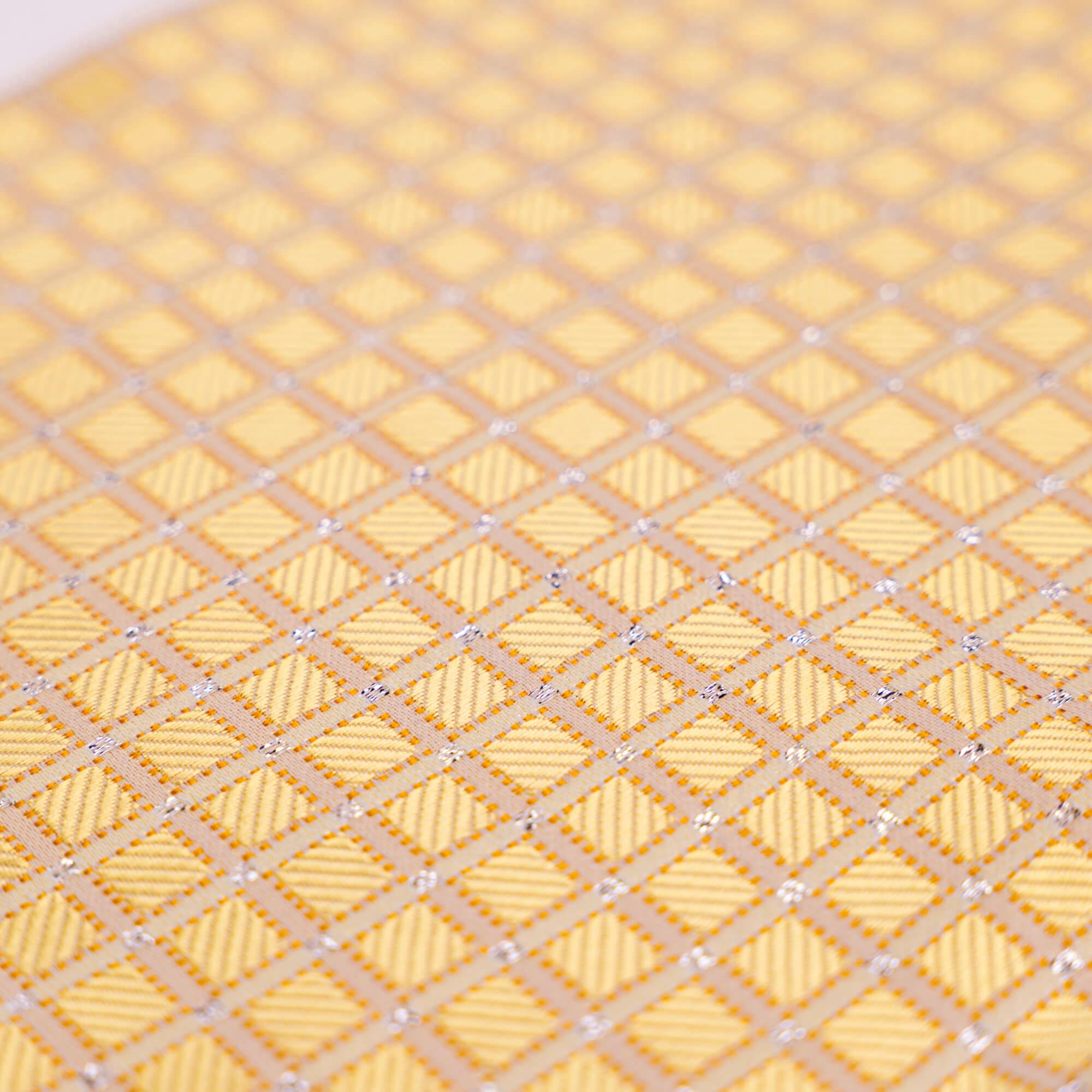 Pattern pocket square